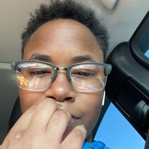 Meet your Posher, Maya